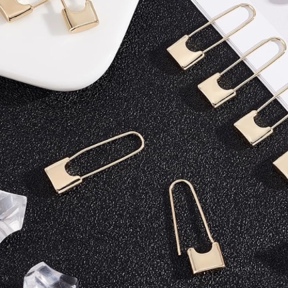 🧷✨NWT✨ 🧷14K Gold Safety Pin Earrings ✨🧷 - Picture 5 of 5